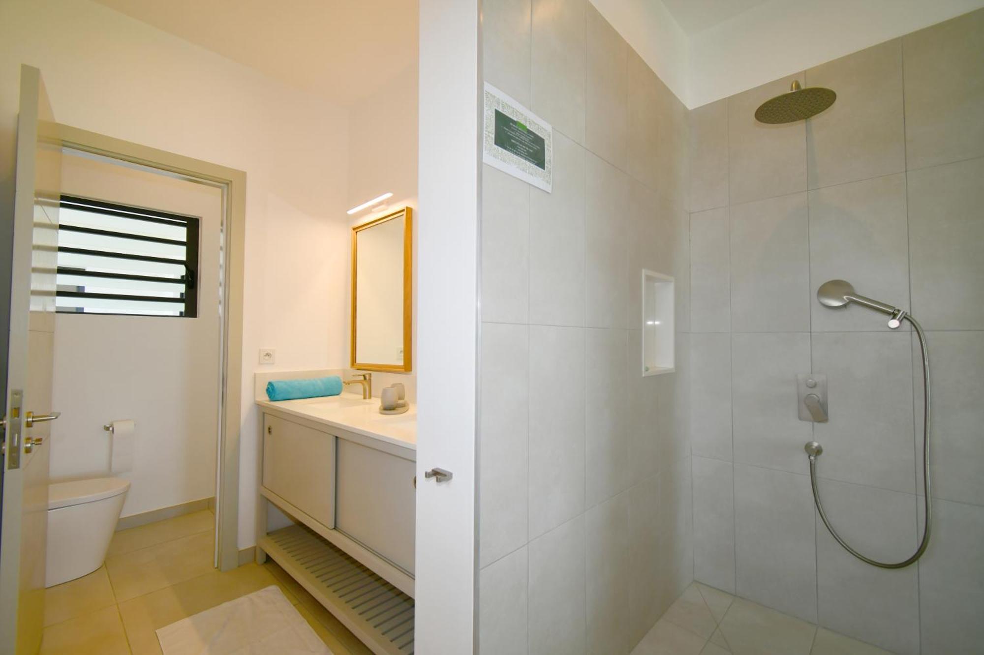 White&Blue Beachfront Luxury ป๊อสเตอ ลาฟาแยตต์ ภายนอก รูปภาพ
